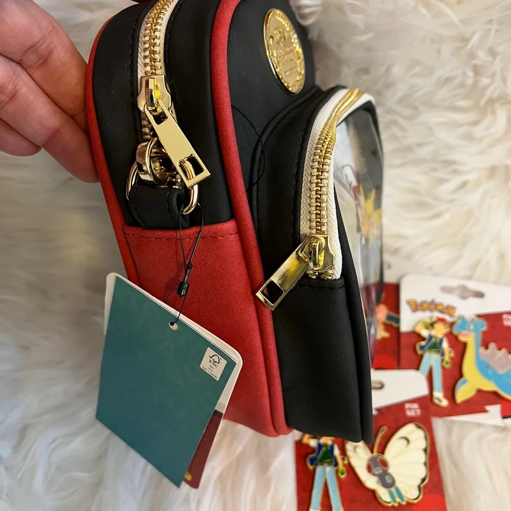Pokémon Ash & Pikachu Pin Display Crossbody Bag 6 Pokemon Pins Lapras Butterfree - Picture 6 of 8